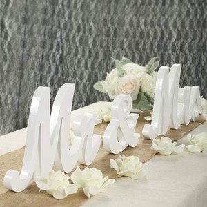 Panneaux en bois blancs « Mr & Mrs » pour décorations de table de mariage, lettres autoportantes personnalisées, accessoires photo rustiques, utilisation intérieure - Product Image 2