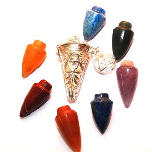 Avec une bonne qualité de pendules à cône Triquetra Chakra: Pendules à cône Triquetra Chakra à vendre Pendules en cristal de guérison - Product Image 1