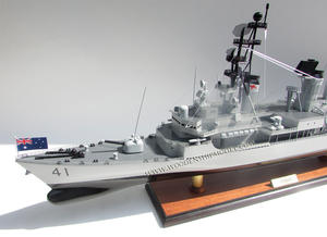 HMAS BRISBANE D41 Destructeur Modèle En Bois Fabriqué À La Main Nouveauté Cadeau Bateau Artisanat - Product Image 2