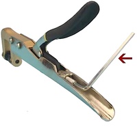 Pince à poinçonner pour lettres en métal, pour former des projections à lamelles sur les bords métalliques, avec poignée à levier composé, outil LED