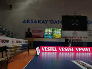 บอร์ดแสดงคะแนนหน้าจอ LED สถาปัตยกรรมผนังวิดีโอโฆษณากลางแจ้งสำหรับรถบัสสนามกีฬาขนาด10มม. การแสดงป้ายดิจิตอลแบบพิกเซล - Product Image 4