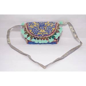 Bolso de hombro de ratán hecho a mano para mujer, bandolera de paja Natural redonda para playa, venta al por mayor, 2 compradores - Product Image 1