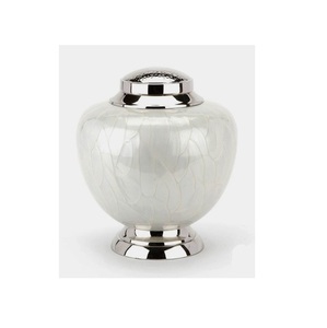 Urnes de crémation pour adultes en laiton doré et blanc, pour cendres humaines personnalisées, très vendues, fabricant indien à bas prix - Product Image 2