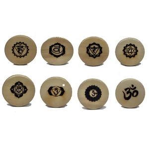Juego de discos de madera para chakras, posavasos hechos a mano de madera para meditación, 7 unidades - Product Image 2