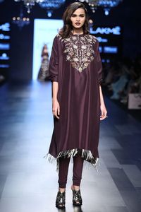 STYLISH--EMBROIDERY AVEC DENTELLE SUR BELLE LONG KAMEEZ, PLAZO ROBE-pour Partie-PORTER et DE MARIAGE @ 2021 - Product Image 2