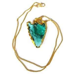 Fournisseur de colliers à pointes de flèches électroplaquées Aqua : Collier à pointes de flèches électroplaquées Aqua à vendre - Product Image 1