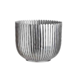 Macetero de Metal con forma redonda para interior del hogar, diseño en relieve, hecho a mano, de lujo, clásico, para jardín - Product Image 6