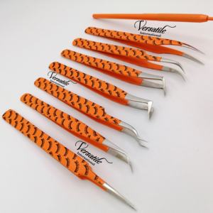 Pinzas de pestañas de acero inoxidable sostenibles japonesas con revestimiento de papel con logotipo personalizado profesional, herramienta de extensión de pestañas - Product Image 1