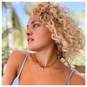 Collier i-moon en macramé, diadème ras du cou avec demi-lune et style bohème - Product Image 1