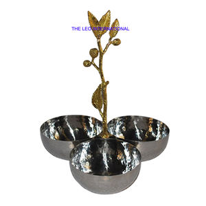 Diseño de forma de hoja chapado en oro pulido brillante Conjunto de tres cuencos Acero inoxidable Latón Metal Decoración del hogar Cuenco - Product Image 1