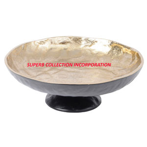 Cuencos para servir de mesa de frutas de aluminio dorado y negro hechos a medida, decorativos ecológicos para el hogar para fiestas hechos a mano en la India - Product Image 1