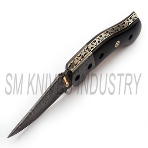Couteau pliant artisanal en acier Damas fabriqué par Sm Knives Industry (smk1264) - Product Image 3