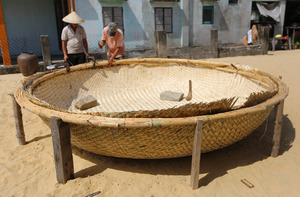 Cesta de Bambú Hecha a Mano, Tipo Coracle, para Decoración de Playas en Resorts de Lujo, Exhibición de Eventos y Suministro para Exportación a Vietnam - Product Image 4