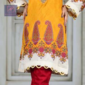 Robe d'impression numérique Kurti en coton pour femmes de haute qualité avec travail de pierre à la main vêtements indiens et pakistanais élégants - Product Image 3