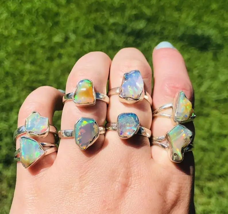 Nguyên đẹp tự nhiên ethiopian Opal Đá thô đá quý nhẫn cho anh ta và cô Bán Buôn Đồ trang sức bạc nhà máy từ Ấn Độ