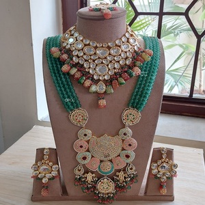 Juego pesado de Pachi Kundan, juego de Gargantilla y pendientes largos, color verde, precio más bajo, por creación M - Product Image 1