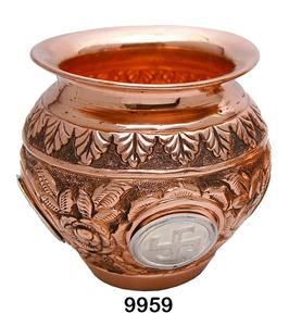 Kalash religieux indien en cuivre pur avec un motif en relief Dai et un fini brillant pour la décoration de la maison - Product Image 5