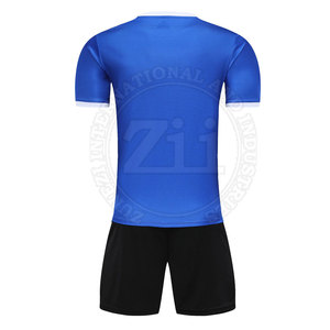 Tenue de football personnalisable par sublimation en gros, nom du club et de l'équipe personnalisables, 100 % polyester, séchage rapide, respirante, faible MOQ, vêtements de sport - Product Image 3