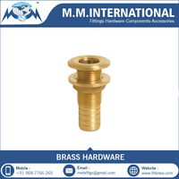 Exportateur indien propose des raccords de réservoir hexagonaux en laiton massif pour mâles, de type central, jaunes, conformes aux normes internationales de plomberie.