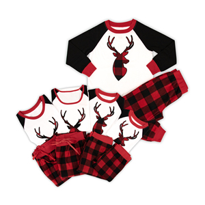 ชุดนอนคริสต์มาสสำหรับครอบครัว,ชุดของขวัญ PJ โพลีเอสเตอร์100% จำนวน2ชิ้น - Product Image 1