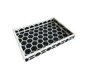 Plateaux de service rectangulaires en os noir incrustés faits à la main (38x25x5 CM) Base en bois Finition pour hôtels Restaurants Articles de cuisine de qualité - Product Image 5