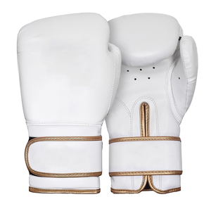 Gants de boxe en cuir véritable noir et doré personnalisés Gants de compétition de combat à poinçon souple pour l'extérieur - Product Image 4