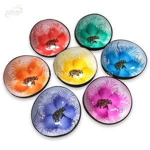 Bol en noix de coco laqué du Vietnam - Product Image 3