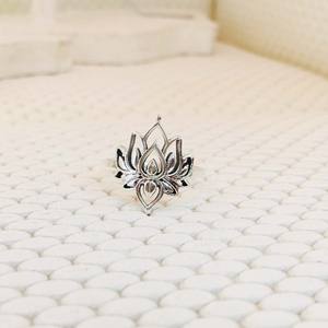 Bague unisexe à la mode de style lotus véritable bague en argent sterling 925 faite à la main - Product Image 4