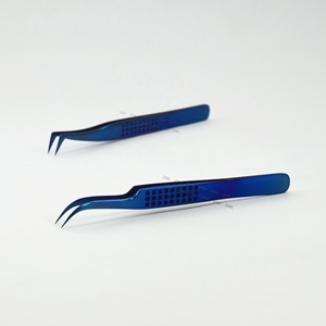 Pince à cils classique à manche bleu à pois, pointe fine pour prélever les cils, marque privée - Product Image 1