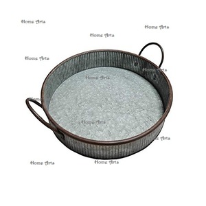Bandeja para servir chocolates galvanizada con asas de hierro Forma redonda Bandeja para servir dulces de tamaño personalizado en India - Product Image 4
