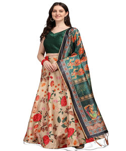 Designer coloré brodé travail manuel indien et pakistanais Lehenga Choli Blouse traditionnel personnalisé vêtements vêtements en gros - Product Image 4