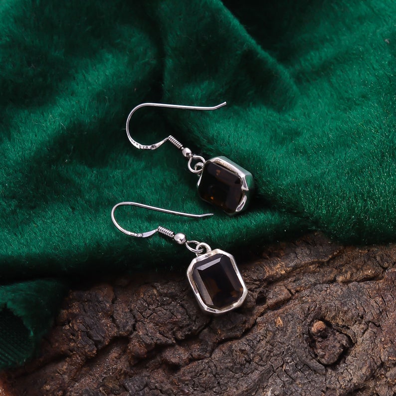 สีน้ำตาล