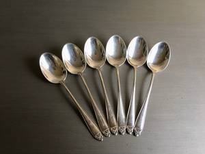 Cuillère à nourriture élégante en acier inoxydable avec un design élégant, parfaite pour les ustensiles de cuisine de restaurant et la poignée de designer de salle à manger de mariage - Product Image 6