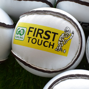 Premier contact Junior Hurling Equipment Kids Go Game Sliotars en cuir de qualité officielle GAA Logo personnalisé Irlande Junior Hurling Balls - Product Image 4