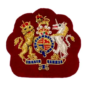 OEM oro leone e cavallo bianco ricamo a mano distintivo emblema britannico stemma ricamo personalizzato patch distintivo tessile artigianale