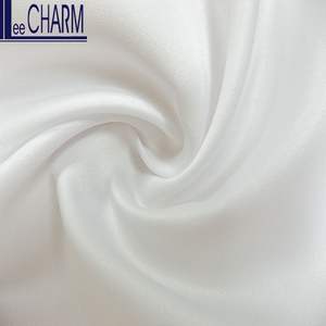 WP12080R Tissu de doublure en satin tissé de qualité taïwanaise avec motif solide Texture douce en polyester recyclé - Product Image 2