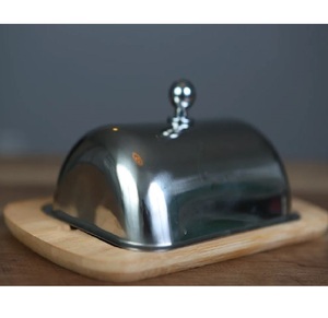 Beurrier antique de qualité supérieure en bois avec couvercle en acier inoxydable, parfait pour une utilisation sur table dans les hôtels et les restaurants - Product Image 2