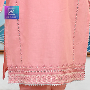 Venta al por mayor de algodón de marca Salwar Kameez con diseños de mano y bordado a máquina de primera calidad a un precio atractivo - Product Image 4