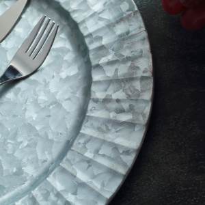 Assiettes de présentation KHAN EXIMPO en métal argenté galvanisé, assiettes de présentation à bord festonné, décoration de mariage, vente en gros d'assiettes de présentation - Product Image 4