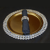 Assiette de présentation ronde en métal peinte à la main avec perles de cristal argentées, design personnalisable, logo sur mesure, pour hôtels et mariages, en stock