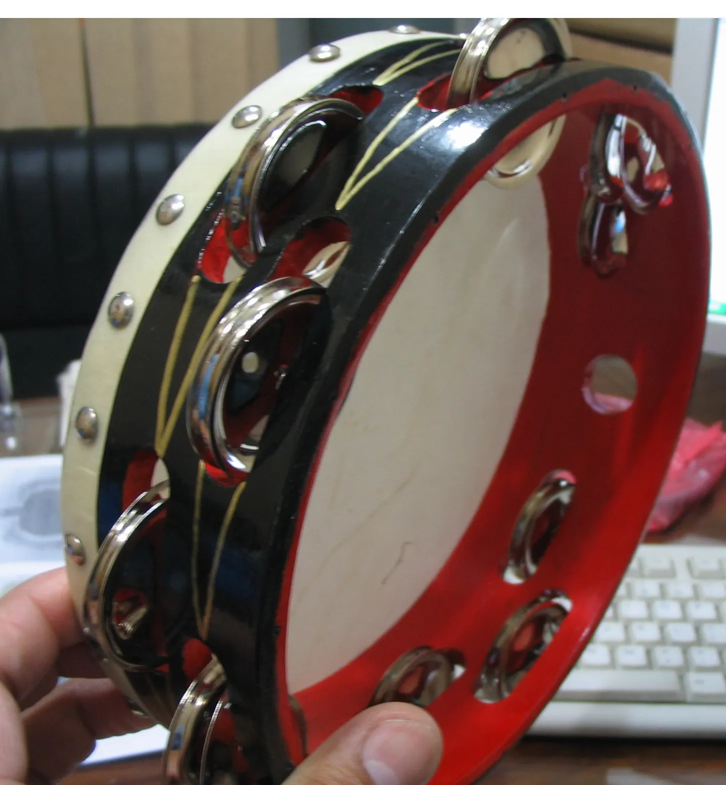Tambourine, small frame drum