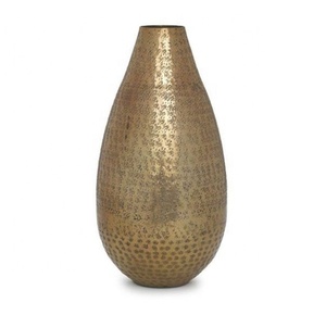 Vase à fleurs italien en métal Nouveau vase à fleurs fantaisie au design martelé Top vente Meilleur métal plaqué laiton fini dans un pot de fleur en fer - Product Image 1