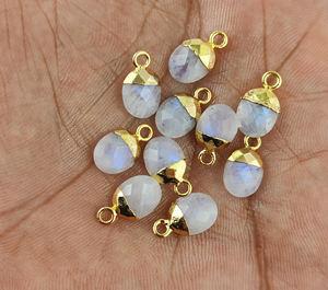 Colgante de piedra lunar de arcoíris, colgante de piedras preciosas ovaladas facetadas, pequeñas piedras preciosas chapadas en oro, Charms para pendientes - Product Image 3