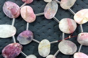 พลอยทัวร์มาลีนธรรมชาติหลายเส้นแบบรูปวงรีคุณภาพยอดเยี่ยมแบบไม่ผ่านการบำบัดสำหรับการทำเครื่องประดับขายส่ง - Product Image 6