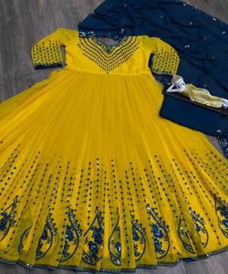 Beautie-lady-and-anaarkali-robe-woilesale-bas-prix-marché-surat-ethnique-vêtement Apparel - Product Image 6