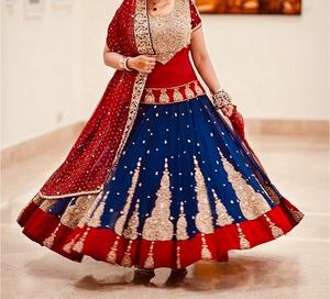 Vestido de novia Lehenga Choli de diseñador indio con bordado Zardozi pesado para boda - Product Image 1
