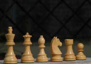 Bộ Cờ Vua Staunton Đức Chất Lượng Hàng Đầu Bộ Cờ Vua Bằng Gỗ Trò Chơi Bàn Hộp Các Tông Đóng Gói - Product Image 3