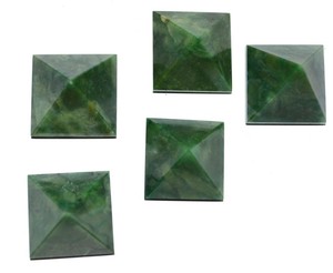 Acheter en ligne Budd Stone Petites Pyramides: Budd Stone Petites Pyramides à Vendre - Product Image 1