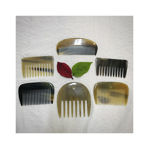 Peigne en corne de bovin en matériel naturel, 100% fait à base de chair, vente à gros prix - Product Image 1