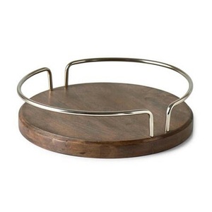 Plateau de service alimentaire en bois avec poignée en métal, qualité supérieure, forme ronde, plateau de service pour desserts, best-seller - Product Image 1